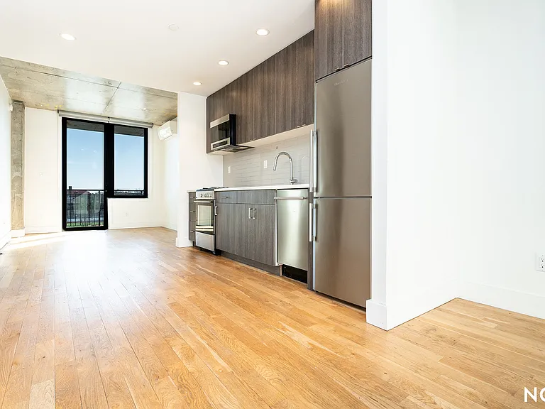 824 E New York Ave #2J — Photo 3