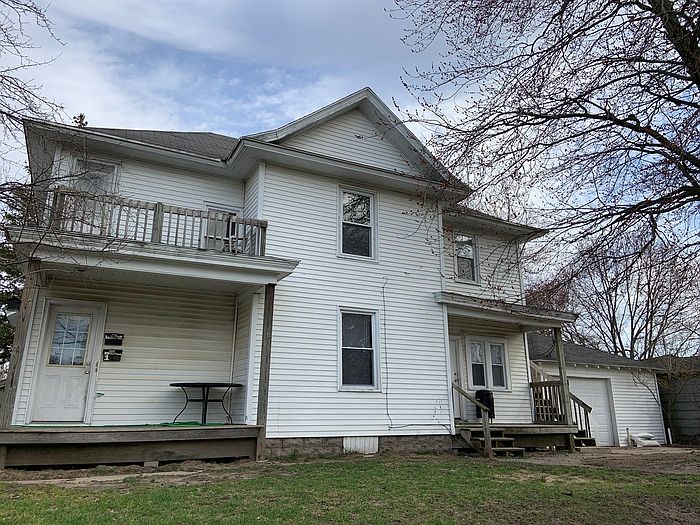 2nd image of 942 Fountain St NE