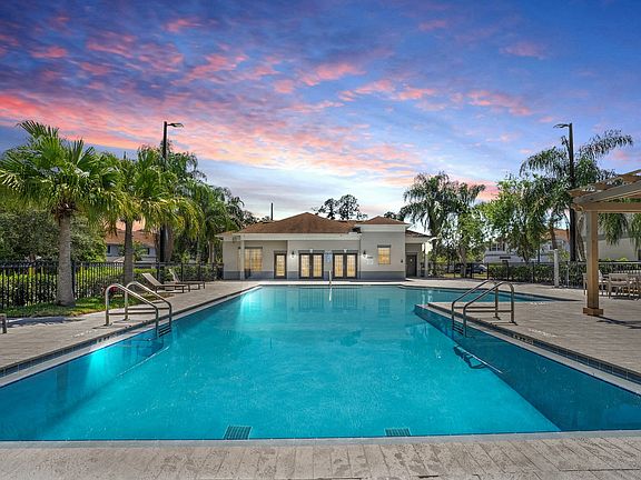 2nd image of 4717 Everglades Cir #4748