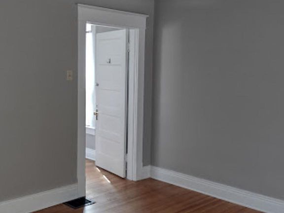 2nd image of 2206 S Shelby St