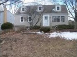 4225 Pinecrest Rd, Rockford, IL 61107