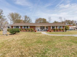 554 Neptune Dr, Cape Carteret, NC 28584