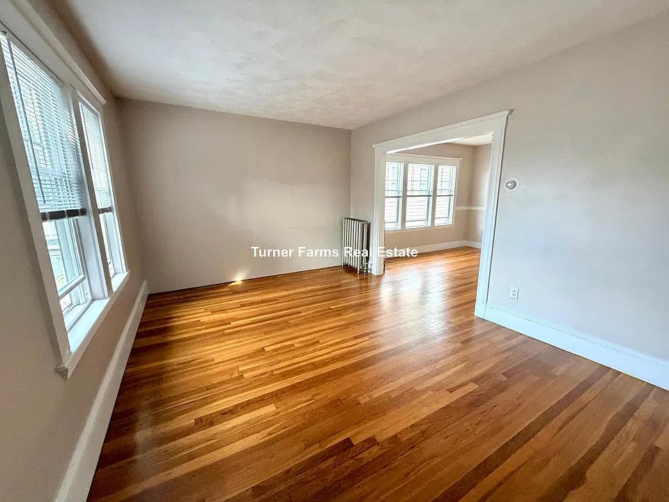 158 W Adams St #2