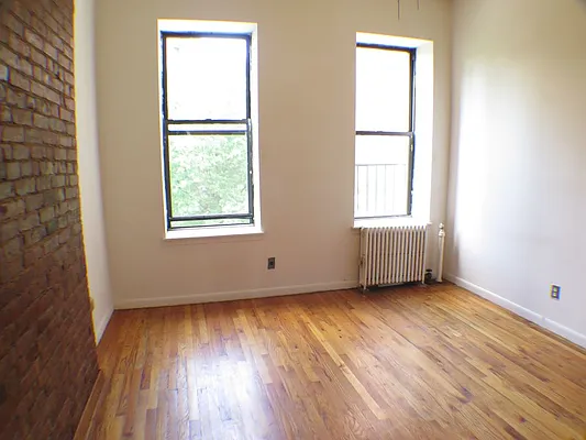 Rented by Glasser Realty LLC | media 4