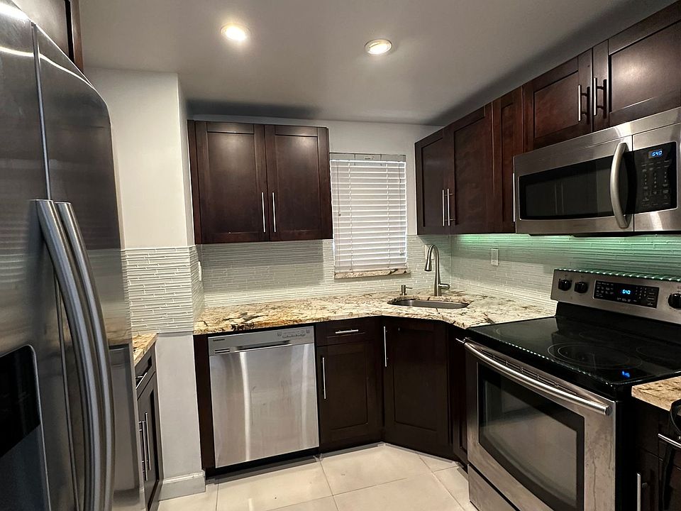 1st image of 850 NW 87th Ave #0