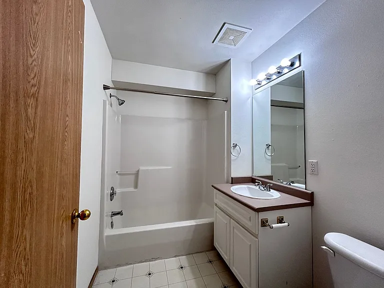 BHS T Woodland Townhomes — Photo 7