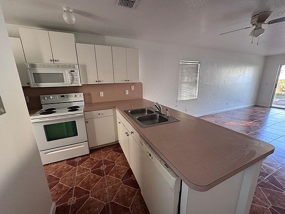 2nd image of 163 Ivy Ln #A