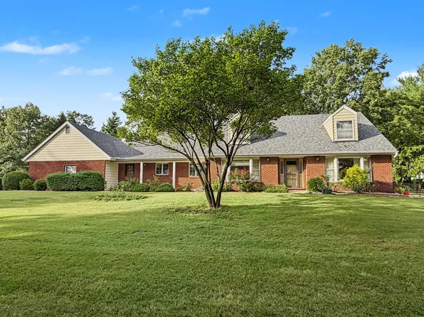 2016 E 2100 North Rd, Watseka, IL 60970
