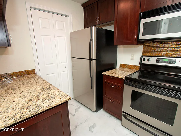 329 E 14th Ave #13 — Photo 3