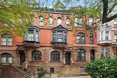 130 Manhattan Avenue