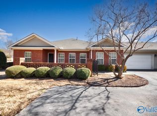 95 Valley Way Cir SE, Huntsville, AL 35802