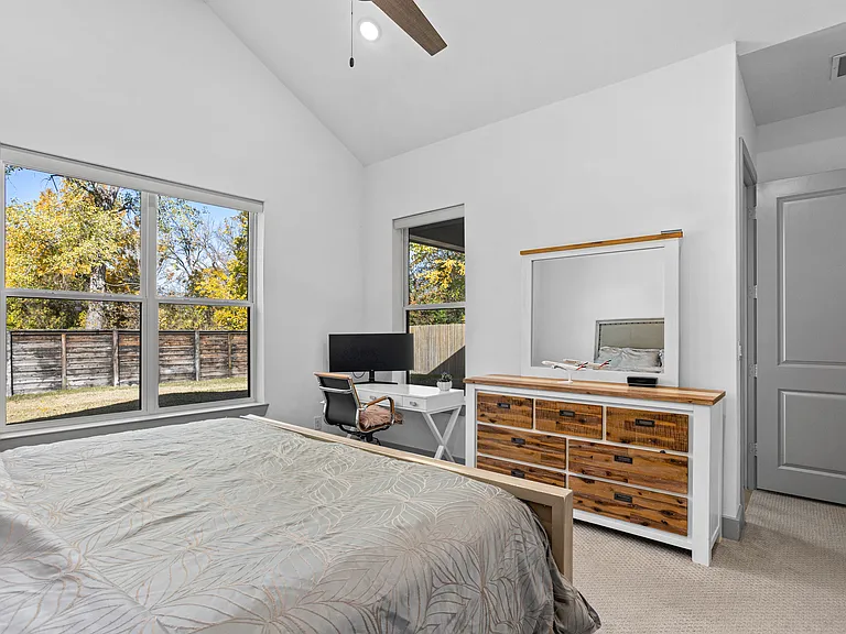 5622 Oaks Ln — Photo 18