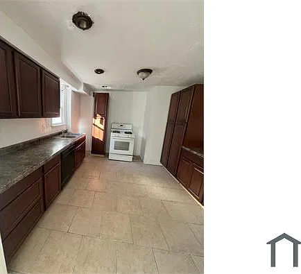 7 bed, 3300 sqft, $2,900 — Photo 2