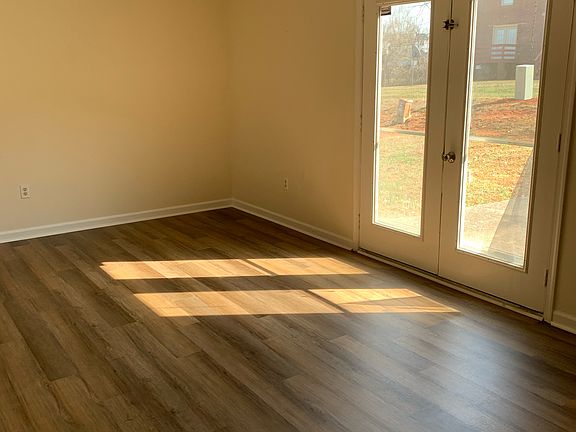 5th image of 101 S Vail Dr