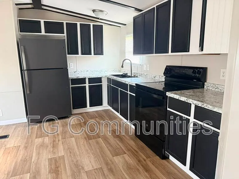 2 bed, 2.0 bath, $1,000 — Photo 2