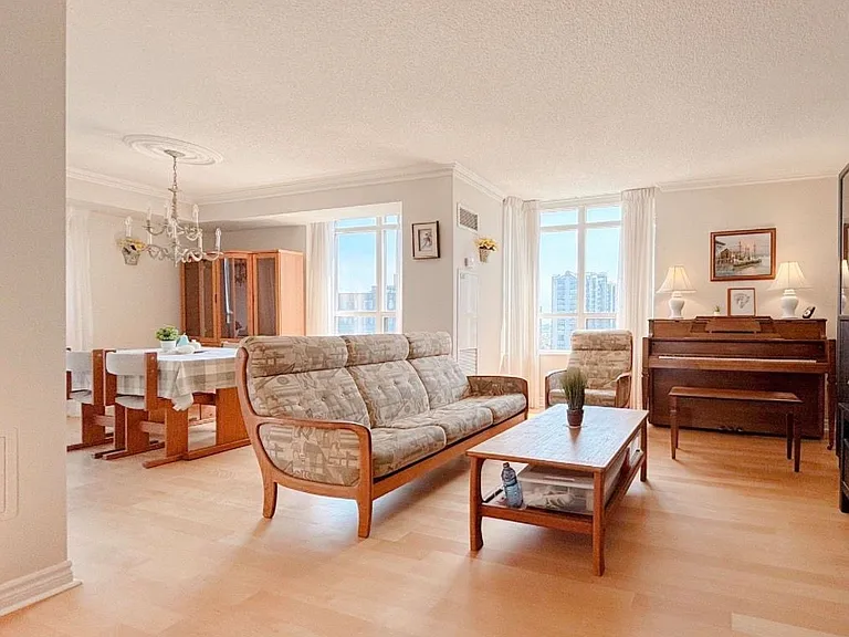 3880 Duke Of York Blvd #1415 — Photo 3