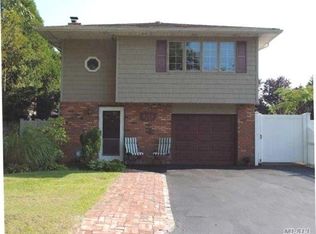 1208 Jefferson Ave, West Islip, NY 11795