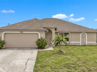 906 SW 11th Pl, Cape Coral, FL 33991