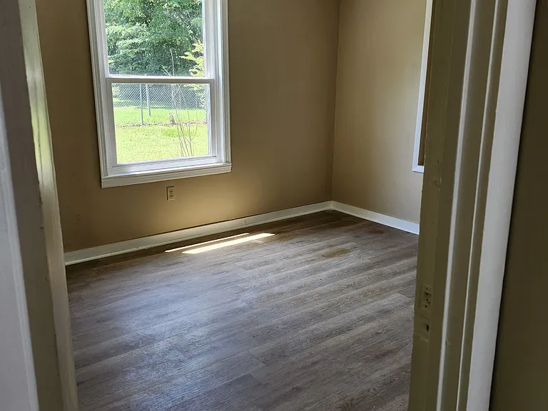 4823 Broadway Ave — Photo 3