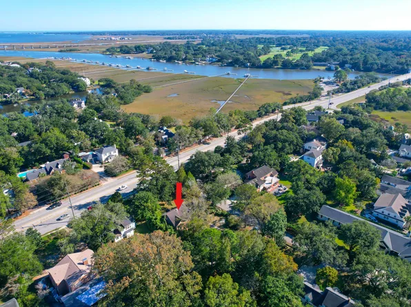 128 Folly Road Blvd, Charleston, SC 29407