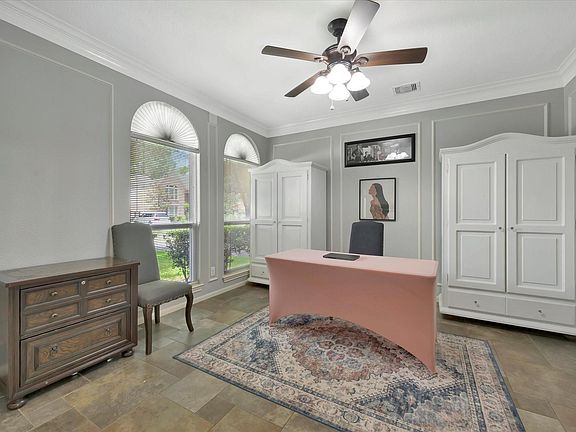 4th image of 4306 Island Hills Dr