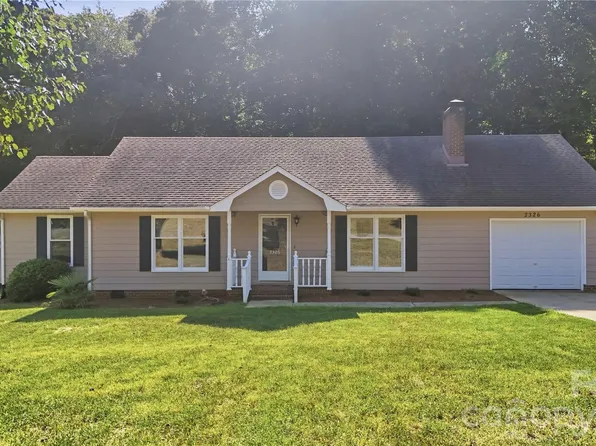 2326 Springwater Dr, Gastonia, NC 28056