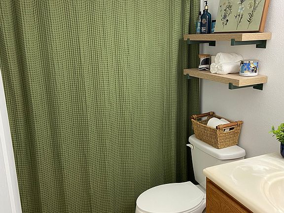 4th image of 107 McClure Dr APT B