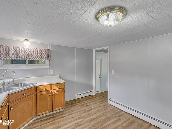 5th image of 13071 Farr Dr