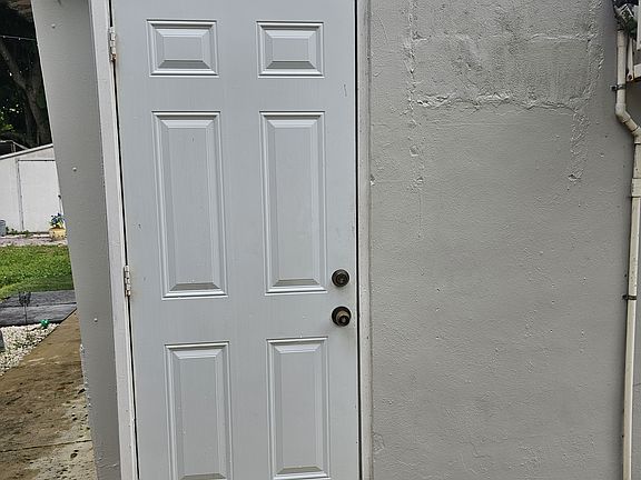 2nd image of 1625 NE 159th St
