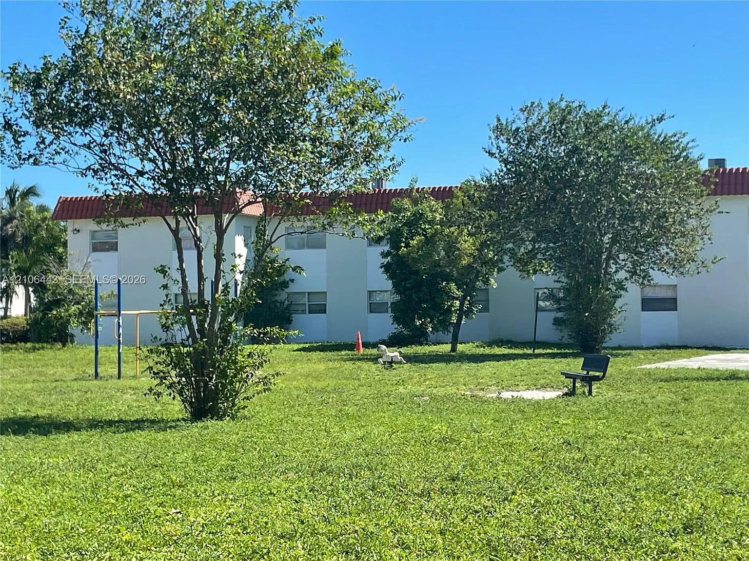 Deerfield Palms Condo — Photo 3