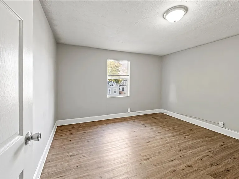1119 N Dearborn St — Photo 11