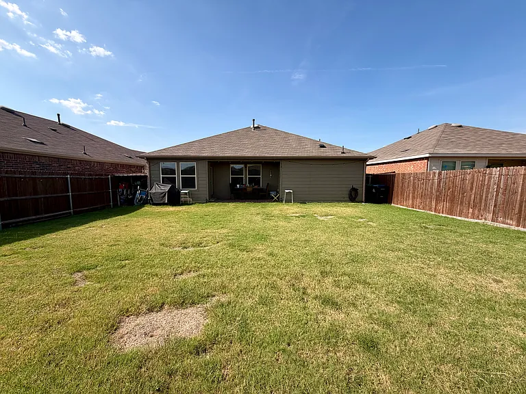1408 Skyline Dr — Photo 26