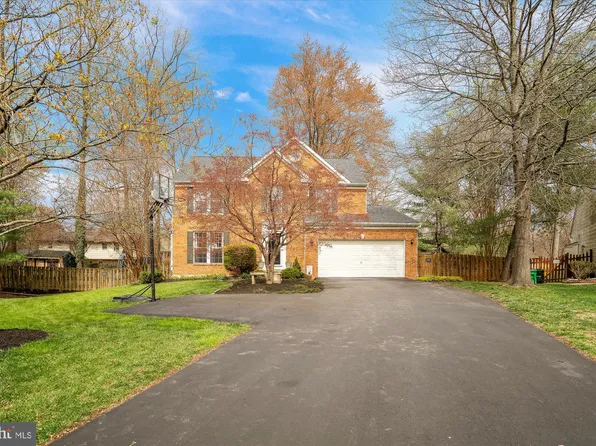 5806 Huckburn Ct, Laurel, MD 20707