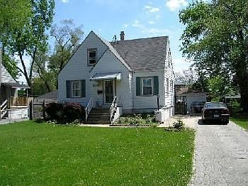 2nd image of 10435 Dickens Ave
