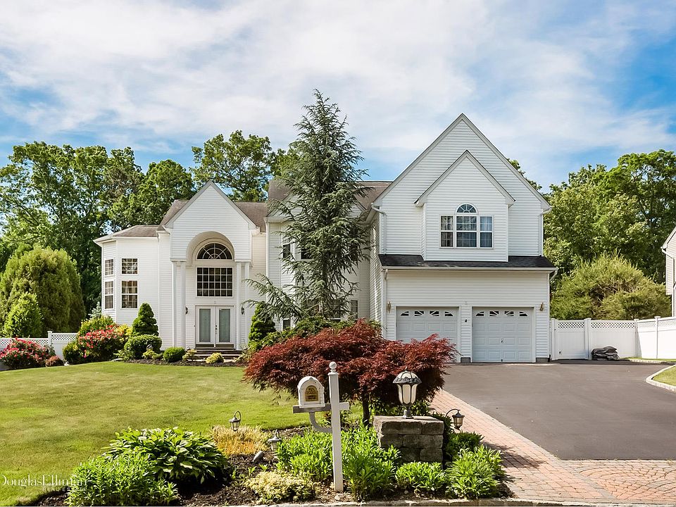 1st image of 5 Takats Ln