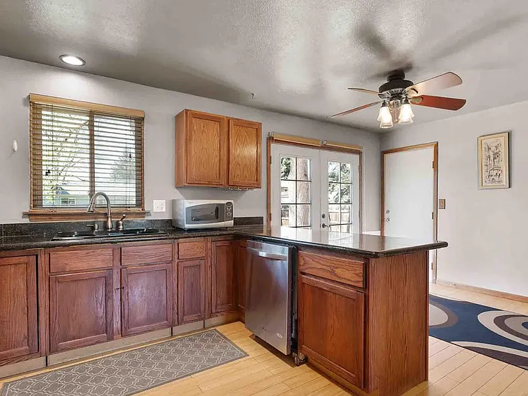 801 Wagonwheel Dr — Photo 10