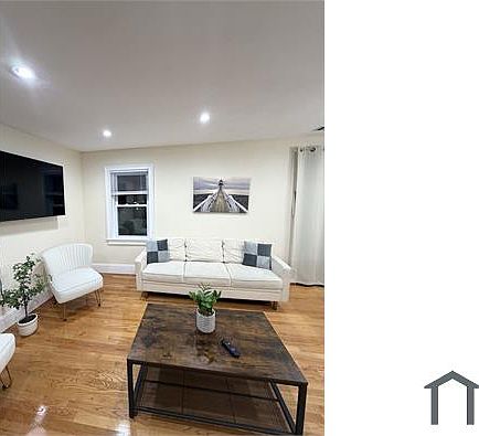 3rd image of 1 Glover Pl APT 2