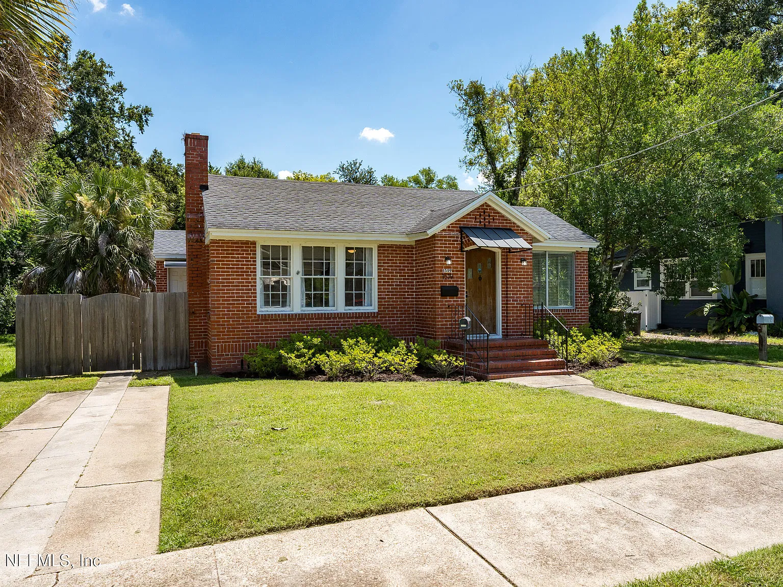 2 bed, 1.5 bath, 2203 sqft, $2,300 — Photo 3