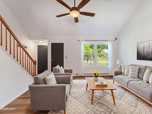 2nd image of 240 Thimbleberry Road