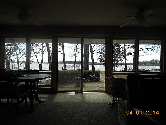 2nd image of 25567 W Park St