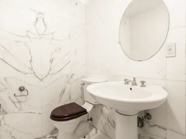 45 Sutton Place image 34 of 43