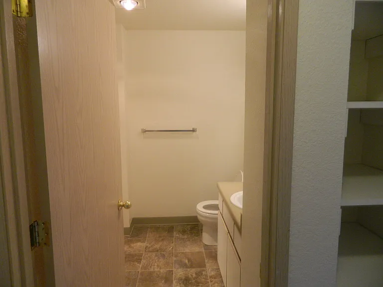 Springwater Trail Apartments — Photo 14