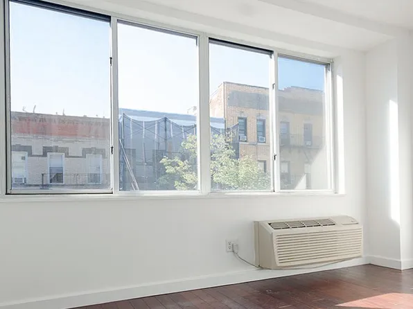 292 Stanhope Street image 5 of 12