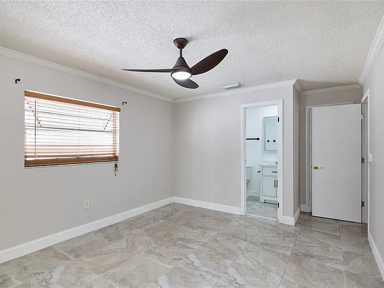 6804 N Hubert Ave — Photo 20