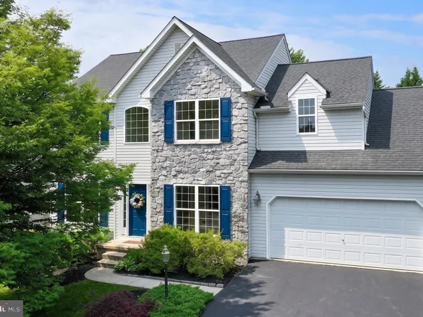 21 Eagleton Dr, York, PA 17407
