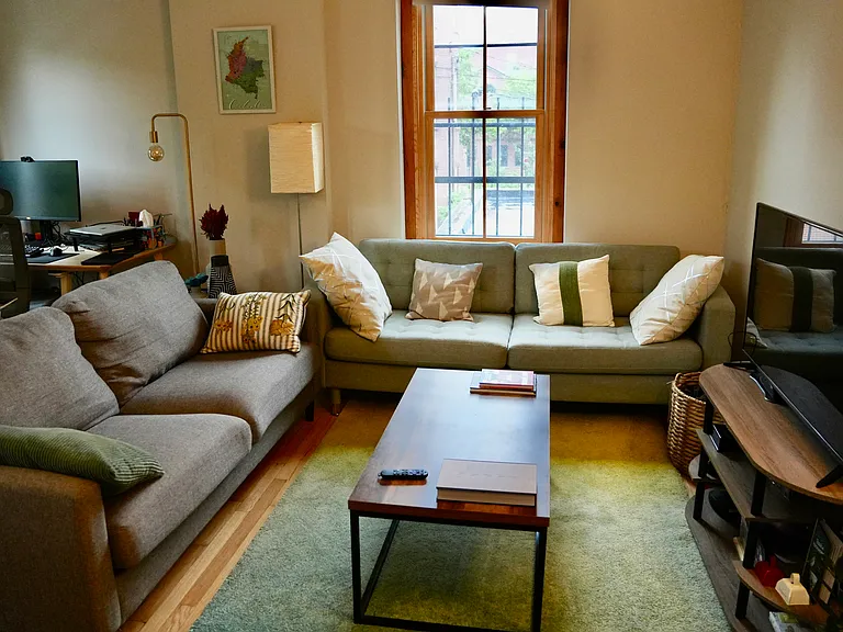 1010 State St #4 — Photo 4