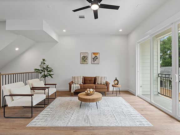 5th image of 826 Curtin St #F
