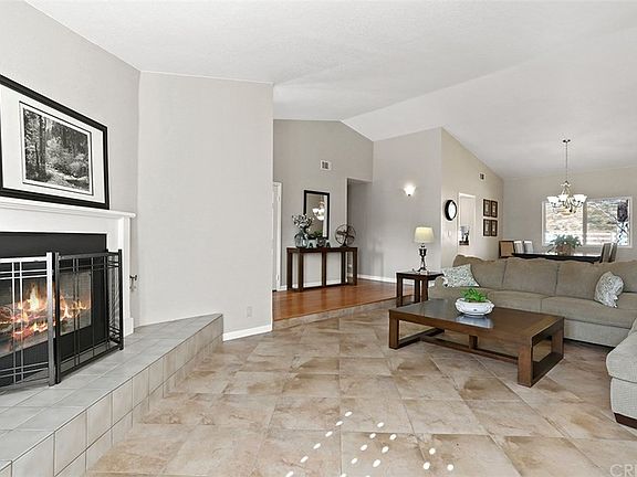 5th image of 2469 Vista Del Monte Dr