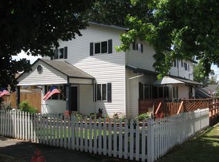 459 N Kutch St, Carlton, OR 97111