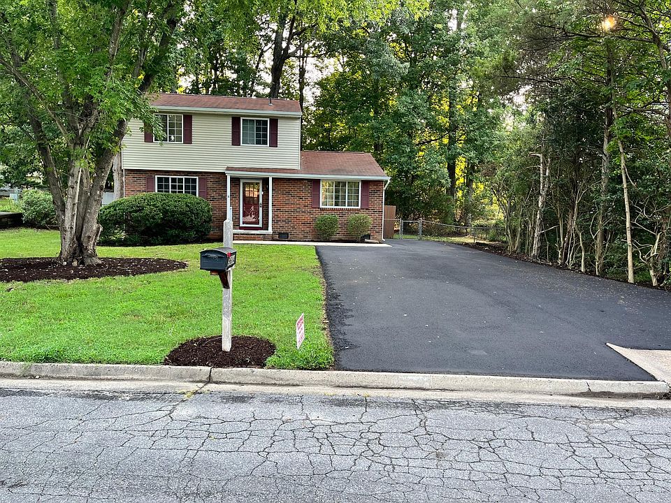 1st image of 9614 Rainbrook Dr